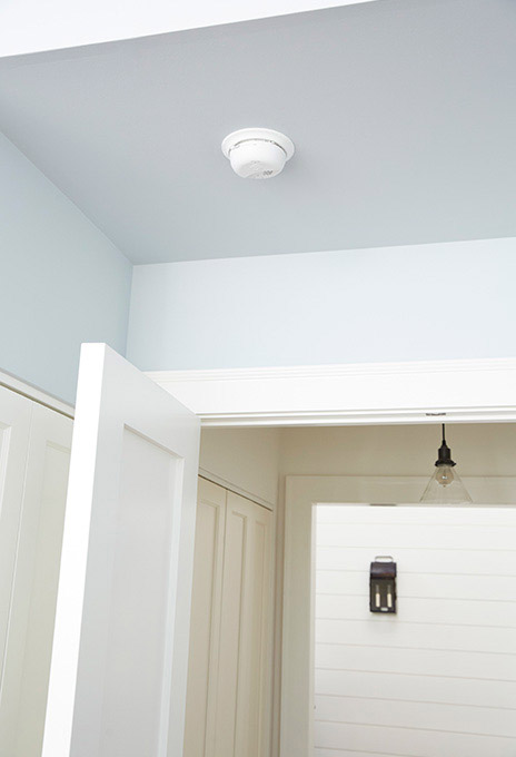 The First Alert SMI100-AC Hardwire Interconnect Smoke Alarm